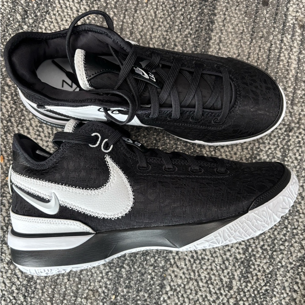Nike Black and White Athletic Shoes